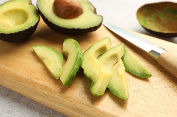 avocat à la découpe © New Africa/Shutterstock avocat à la découpe © New Africa/Shutterstock