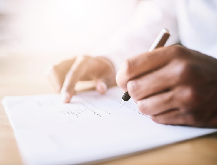 Souscripteur d'assurance obsèques © PeopleImages/Shutterstock