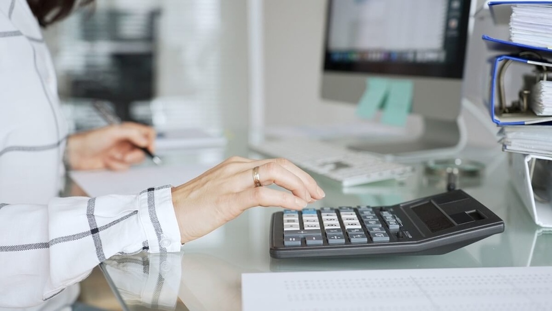 Responsable de la paye d'une entreprise © Andrei_R/Shutterstock Responsable de la paye d'une entreprise © Andrei_R/Shutterstock