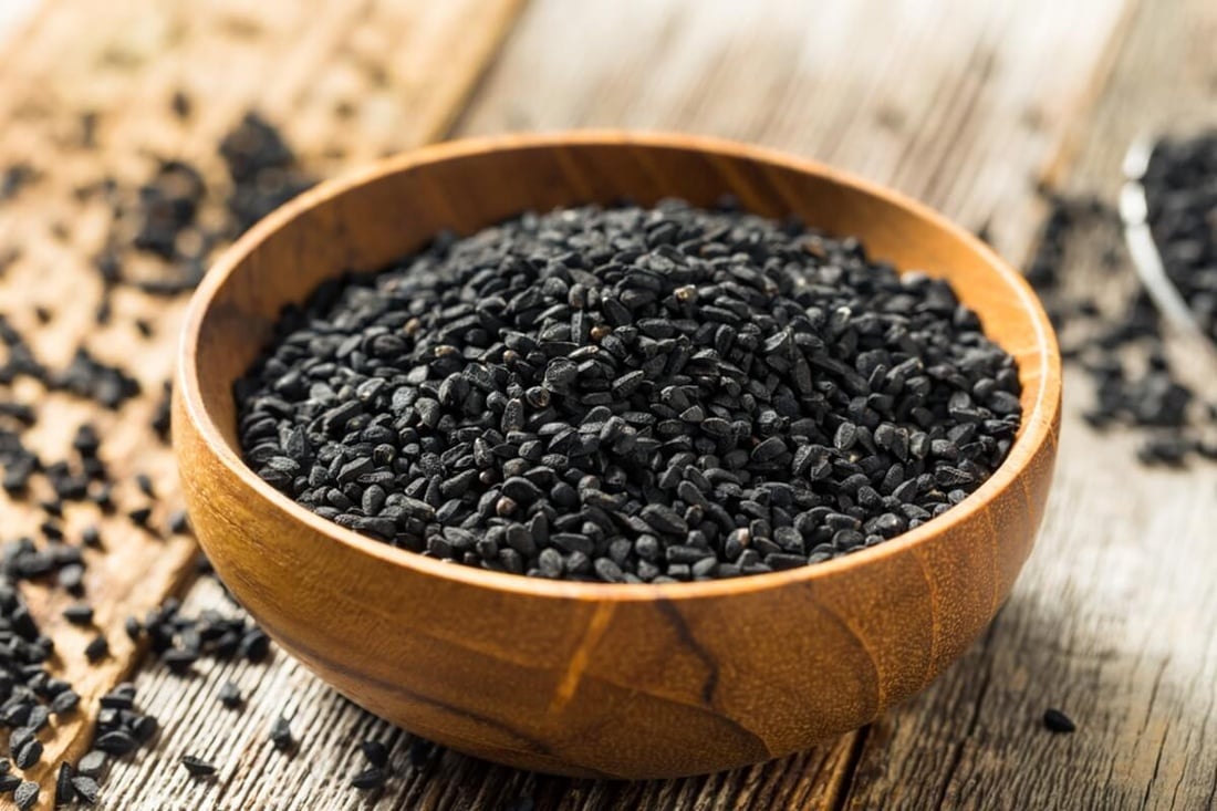 Bol de cumin noir © Brent Hofacker/Shutterstock Bol de cumin noir © Brent Hofacker/Shutterstock