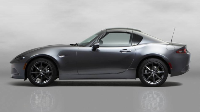 Le Mazda MX-5 RF a été présenté à New York