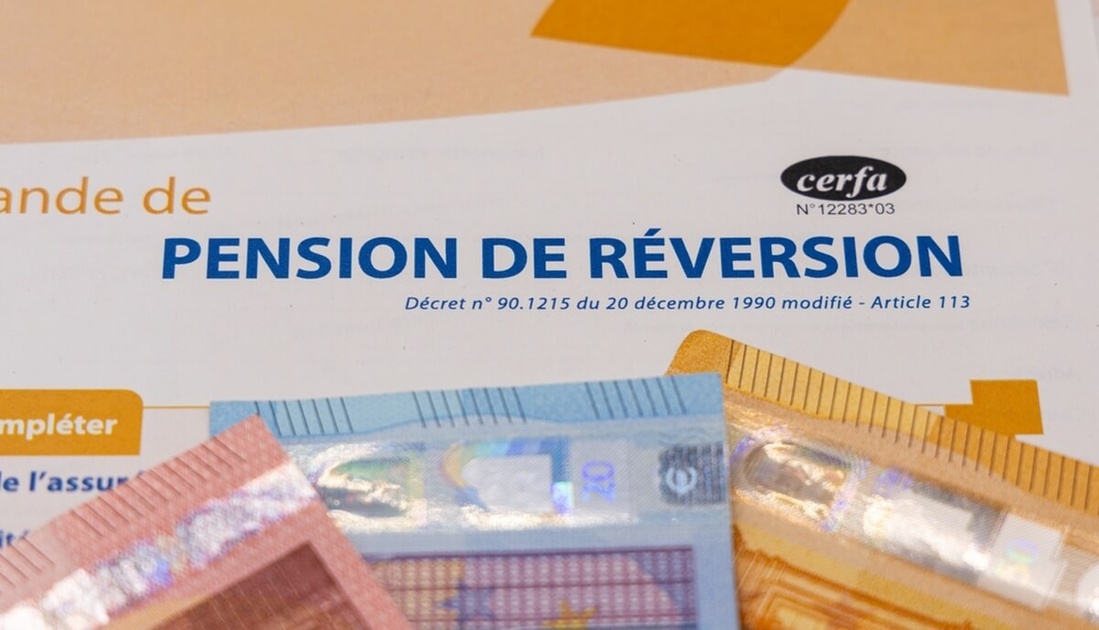 Formulaire CERFA de demande de pension de reversion ©  Gautier Normand/Shutterstock