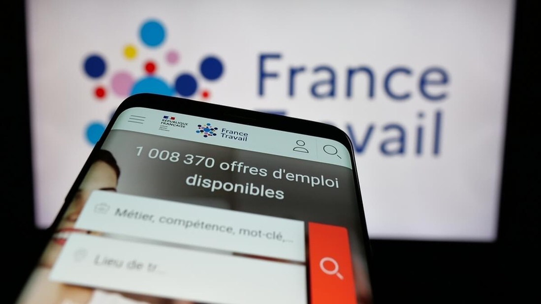 Job dating seniors et mesures France Travail 2026 © T. Schneider/Shutterstock