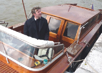 River Limousine : découvrir Paris sur la Seine à bord d’un « Water Limousine vénitien »