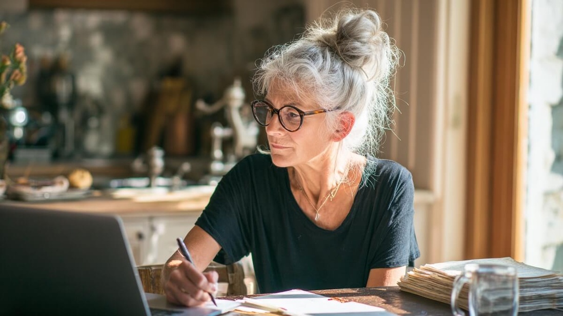 Cumul emploi-retraite : les activités dérogatoires qui permettent de travailler à la retraite sans pénalité sur la pension © SeniorActu