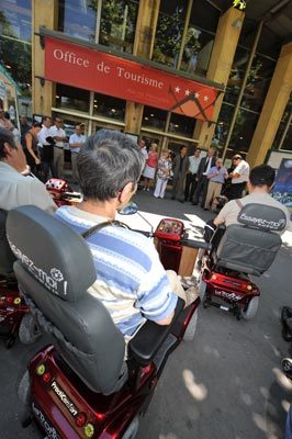 Aix-en-Provence : la Trotine, une alternative à la voiture pour les seniors aixois… Aix-en-Provence : la Trotine, une alternative à la voiture pour les seniors aixois…