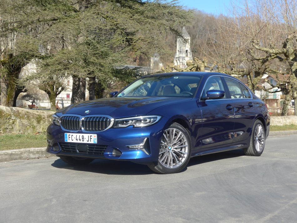 BMW Série 3 330 i