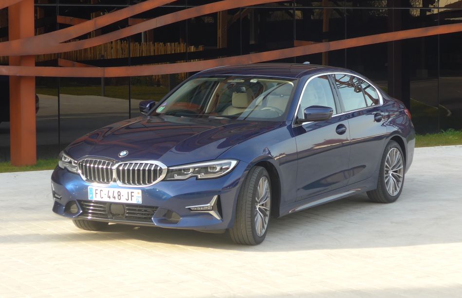 BMW Série 3 330 i