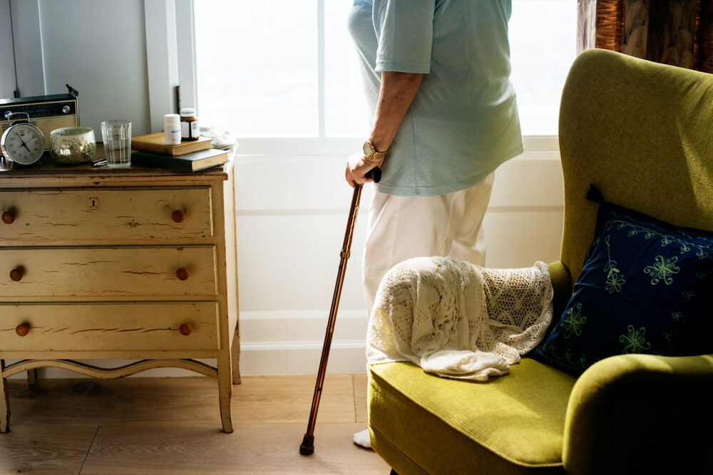 Personne âgée vivant seule ©Shutterstock