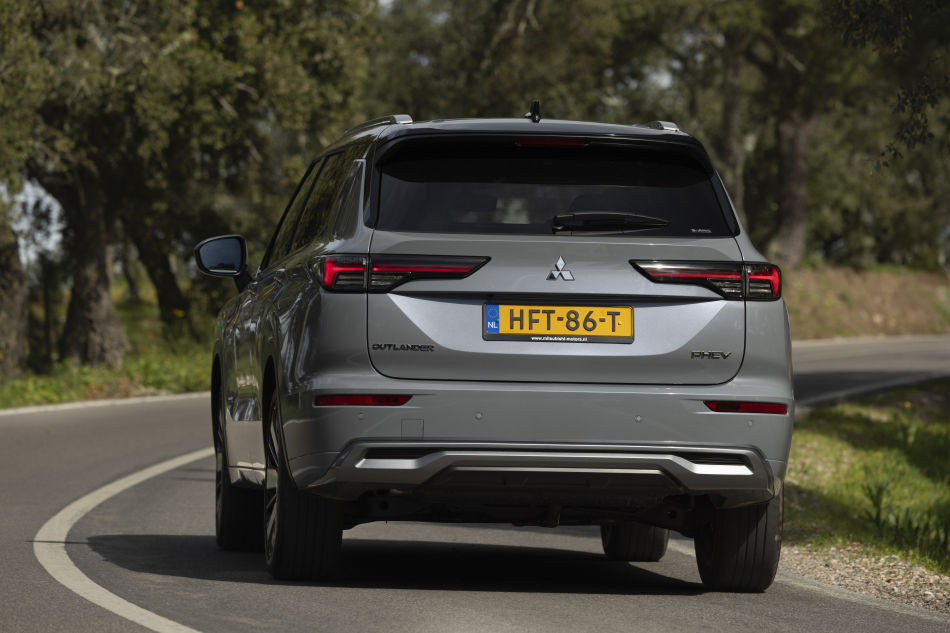 Le nouvel Outlander de Mitsubishi arrive en France