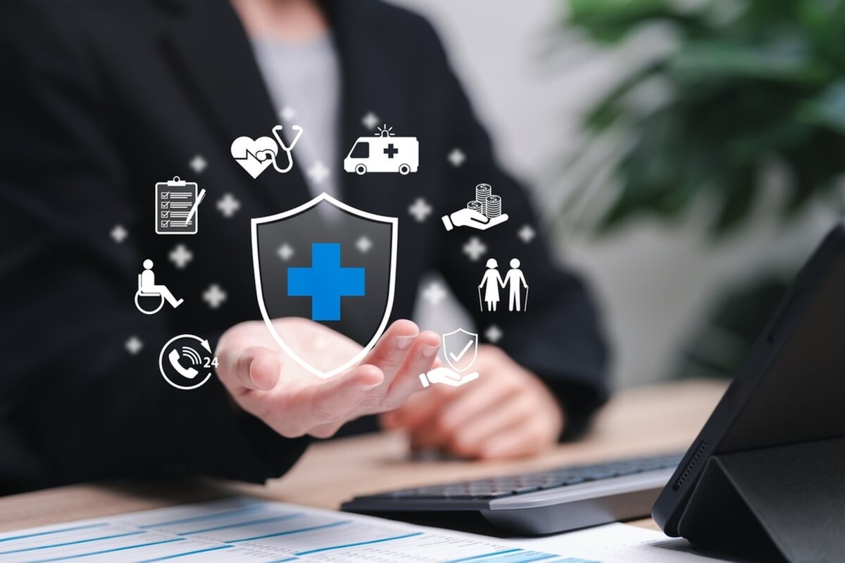 Complémentaire santé senior © Nichcha/Shutterstock