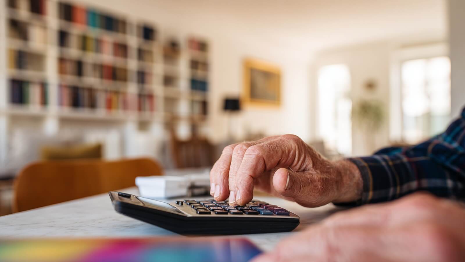 Rachat de crédit : pourquoi la mensualité baisse mais le coût réel explose après 60 ans