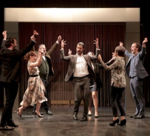 "L'invention de nos vies" au Théâtre Rive Gauche : un homme peut en cacher un autre "L'invention de nos vies" au Théâtre Rive Gauche : un homme peut en cacher un autre