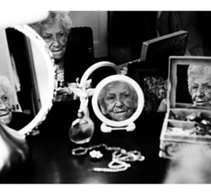 Vie intime des ainés : l'éclairage de la photographe Arianne Clément