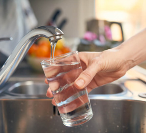 Des traces de polluants de l'eau potable