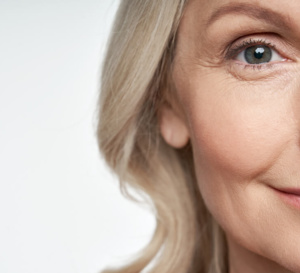 Pourquoi la production de collagène diminue-t-elle avec l'âge ? Pourquoi la production de collagène diminue-t-elle avec l'âge ?