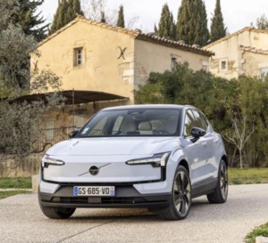 Volvo EX30 : 100% électrique, un modèle primordial pour la marque