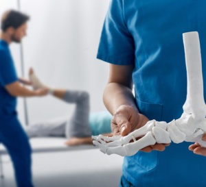 Douleurs à la cheville : le point avec l'Association française de chiropraxie Douleurs à la cheville : le point avec l'Association française de chiropraxie