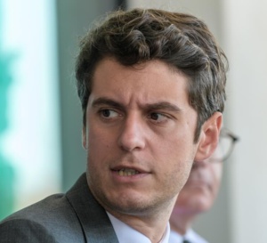 Gabriel Attal : le Premier ministre suspend la réforme de l'assurance chômage sine die Gabriel Attal : le Premier ministre suspend la réforme de l'assurance chômage sine die