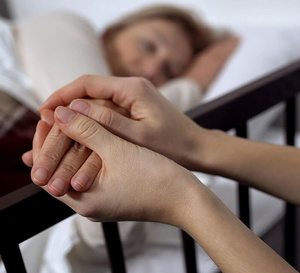 Aide à mourir et fin de vie : il est impératif d'écouter les desiderata des personnes âgées