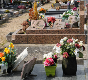Fleurs de deuil : un dernier adieu empreint de respect