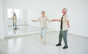 Les bienfaits de la danse sur la santé des seniors : le point avec David Issaly, fondateur de DanseTousStyles