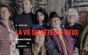 La vie secrète des vieux de Mohamed El Khatib au Théâtre des Abesses : huit personnages et un auteur