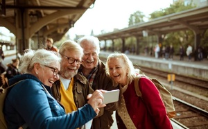 Les seniors français et le tourisme : les principaux chiffres clés à connaître en 2025