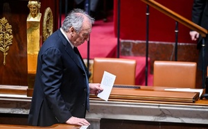 Bayrou, ministres : quels avantages à la retraite, protection et autre voiture de fonction après Matignon ?