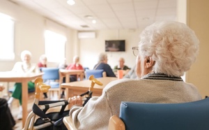 EHPAD : le témoignage qui révèle ce que 3 millions de familles ignorent