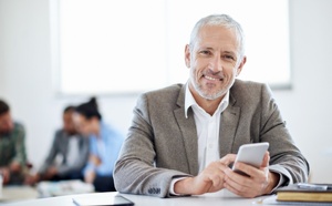 Emploi seniors 2026 : le nouveau malus financier qui va inciter les patrons à vous garder