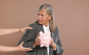 Arnaques de Noël : ces 4 pièges qui visent les seniors