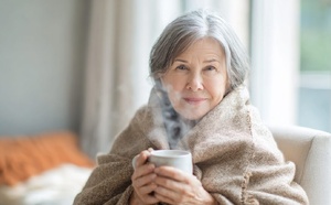 Vague de froid : ces gestes simples qui peuvent sauver la vie des personnes âgées fragiles