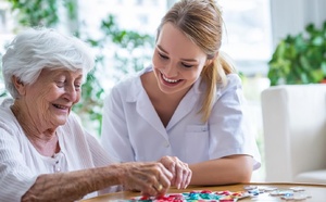 Équipes spécialisées Alzheimer 2026 : conditions, démarches et prise en charge à 100%