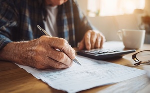 Succession : quand remplir soi-même ce document permet d’éviter jusqu’à 3 500 € de frais