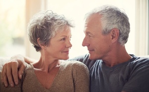 Sexualité après 60 ans : ce que révèle la plus grande enquête jamais menée en France sur 31 000 personnes