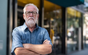 Comptes oubliés : le rapport qui accuse les banques de ponctionner 2 millions d'euros de frais illégaux