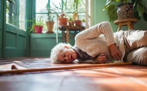 Chutes des seniors : l'État promettait 20 % de morts en moins, le bilan révèle une hausse de 18 %