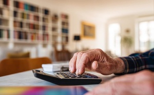 Rachat de crédit : pourquoi la mensualité baisse mais le coût réel explose après 60 ans