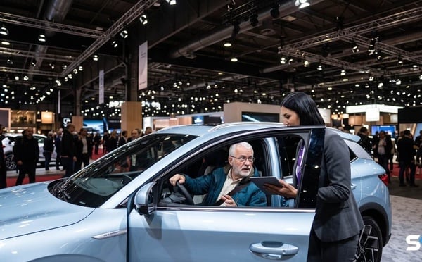 Le Mondial de l'Auto a attiré 518 372 visiteurs à Paris, et ceux qui voulaient changer de voiture ont vu Renault et BYD s'y disputer les commandes