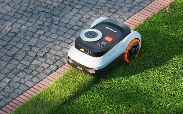 Ils tondent encore eux-mêmes chaque samedi matin : pourquoi un robot tondeuse est un cadeau utile pour vos grands-parents