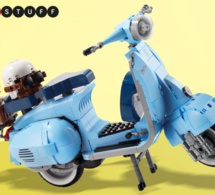 Vacances Romaines : Lego immortalise une icône du design italien, le Vespa 125