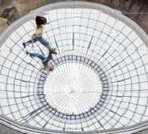 Exposition : "Le monde comme il va" à la Pinault Collection à Paris, vers le haut et vers le bas...