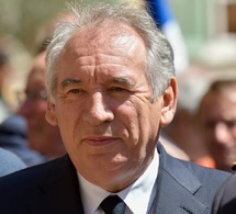 Mémoire et Grand Âge : une vaste politique est à construire par François Bayrou Mémoire et Grand Âge : une vaste politique est à construire par François Bayrou