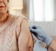 Vacciner les seniors : la France doit faire mieux selon l'Académie nationale de médecine