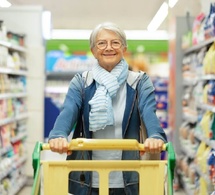 Plus de 60 ans ? Voici pourquoi vous allez adorer les supermarchés de proximité !