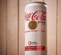 Coca-Cola Plus : pourquoi cette boisson santé, prisée des seniors en Asie, reste-t-elle absente du marché européen ?