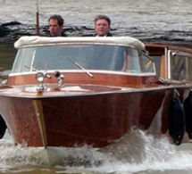 River Limousine : découvrir Paris sur la Seine à bord d’un « Water Limousine vénitien »