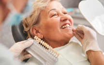 Prévenir les maladies bucco-dentaires quand on est seniors