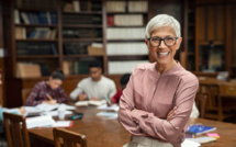 Devenir professeur particulier quand on est senior : les avantages